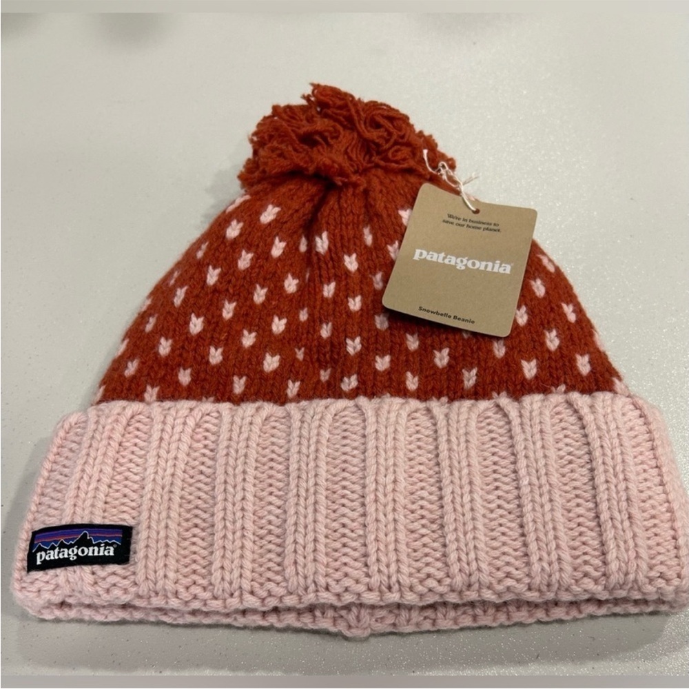 Patagonia Women's Snowbelle Beanie Ridge Burl Red NWT Recycled Wool Orange
